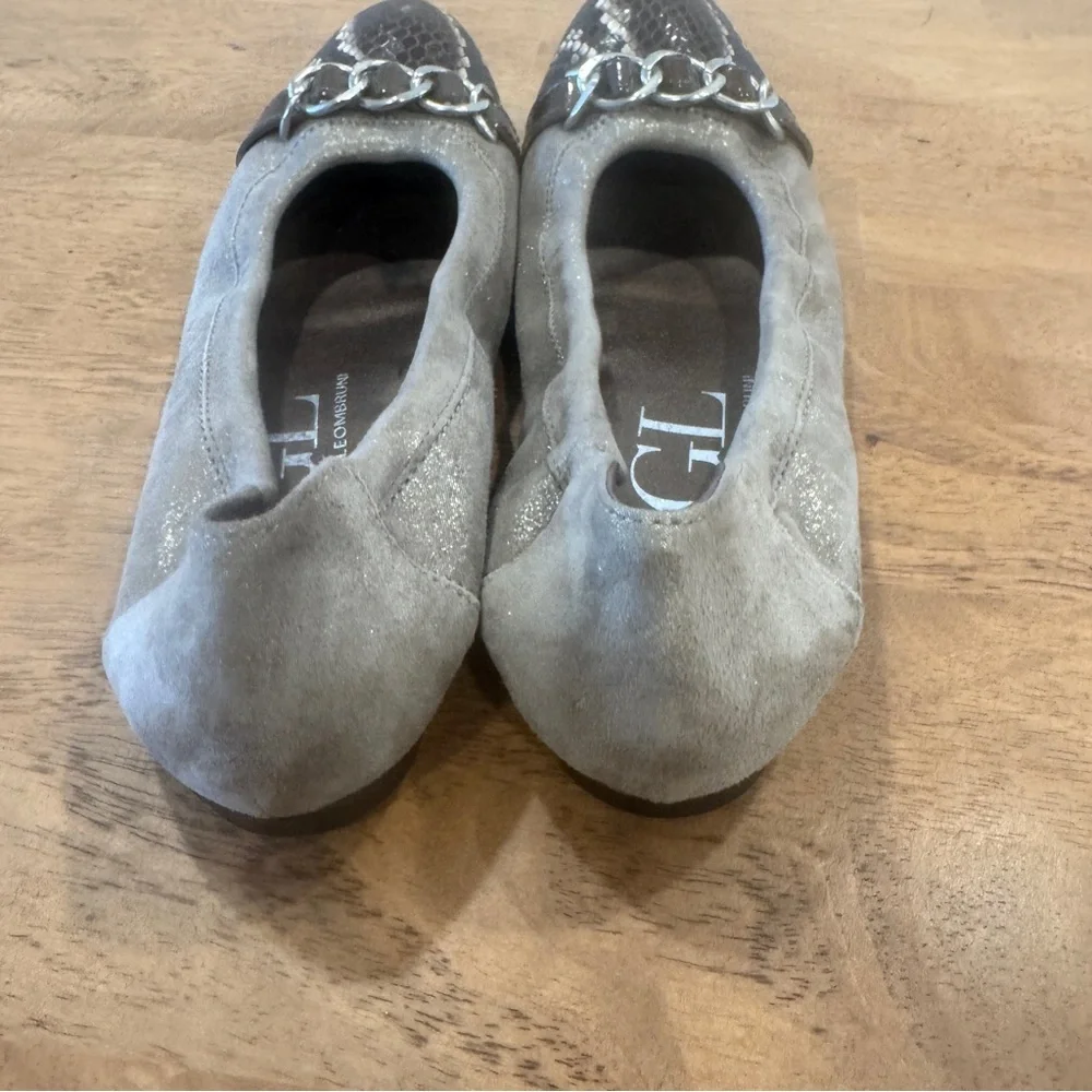 AGL Flats Women’s 38 Snakeskin Cap Toe Chain Loafers Neutral Old Money
